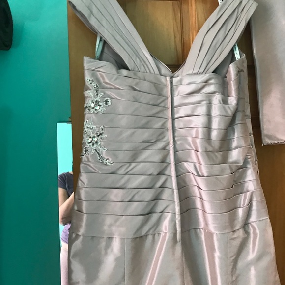 Women’s satin gown - Picture 5 of 7